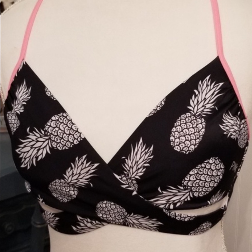 VS PINK Pineapple Top 🍍